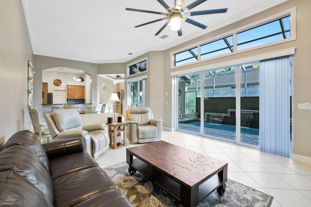 1619 Cayman Ct, Naples, FL 34119