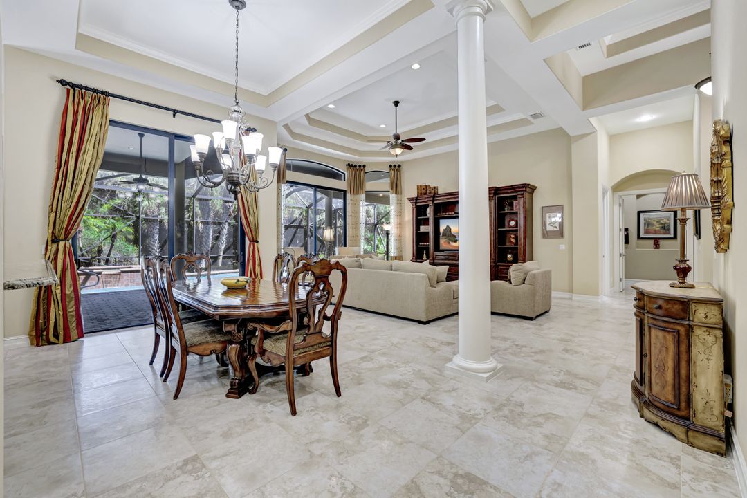 7748 Classics Dr, Naples, FL 34113