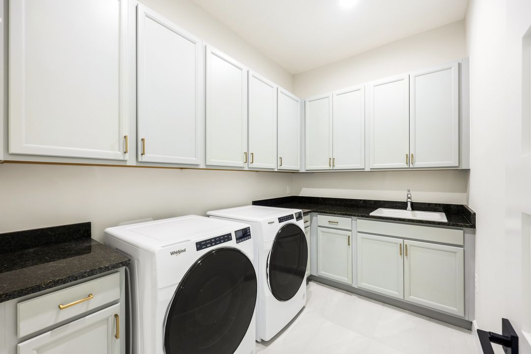 8943 Gustavia Ct, Naples, FL 34112