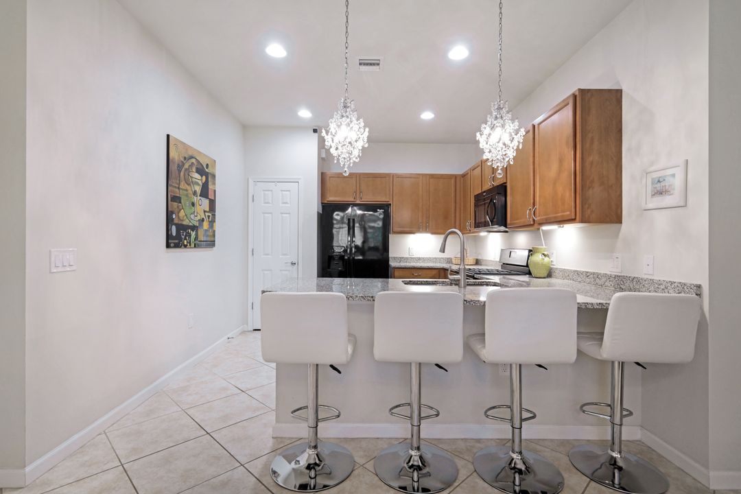 7175 Live Oak Dr, Naples, FL 34114