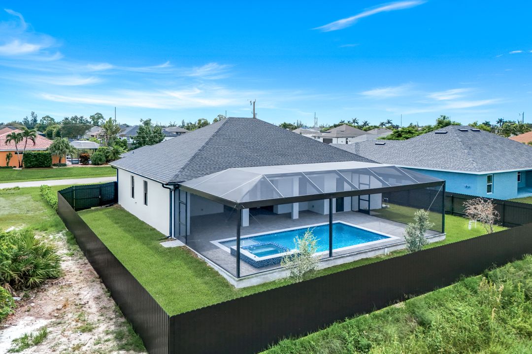 2122 NW 25th Pl, Cape Coral, FL 33993