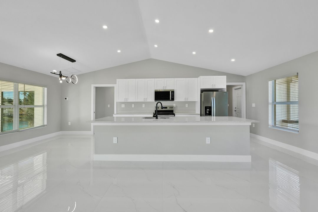 3537 NE 21st Ave, Cape Coral, FL 33909