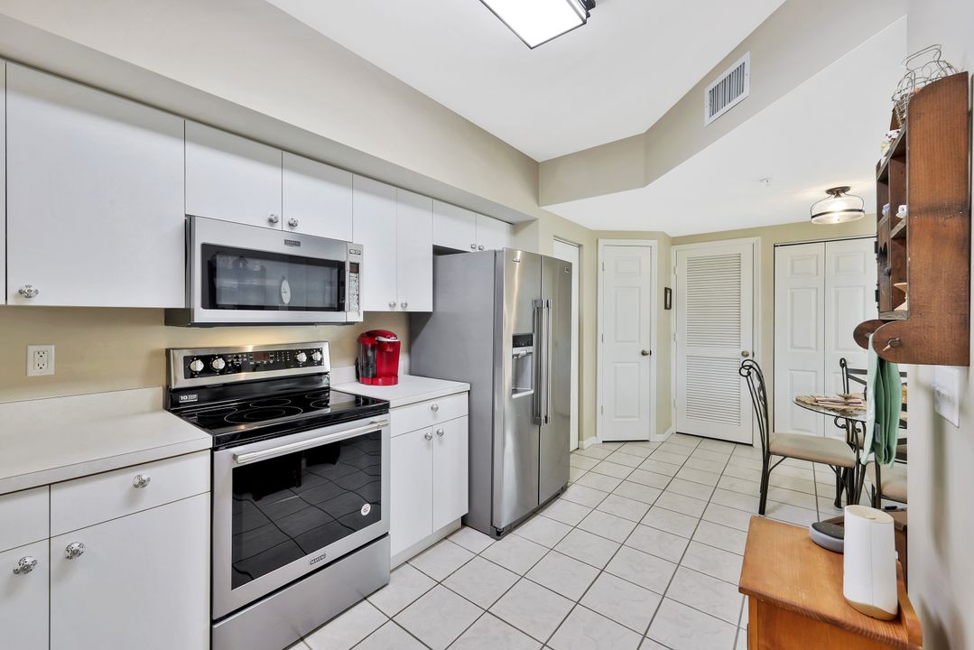 5025 Cedar Springs Dr #102, Naples, FL 34110
