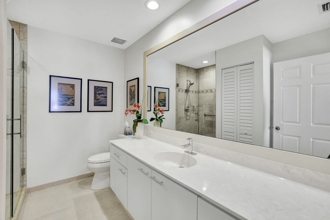 7742 Emerald Cir #V203, Naples, FL 34109