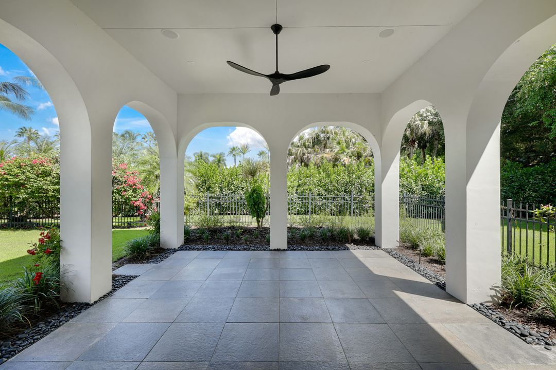 1609 Chinaberry Way, Naples, FL 34105
