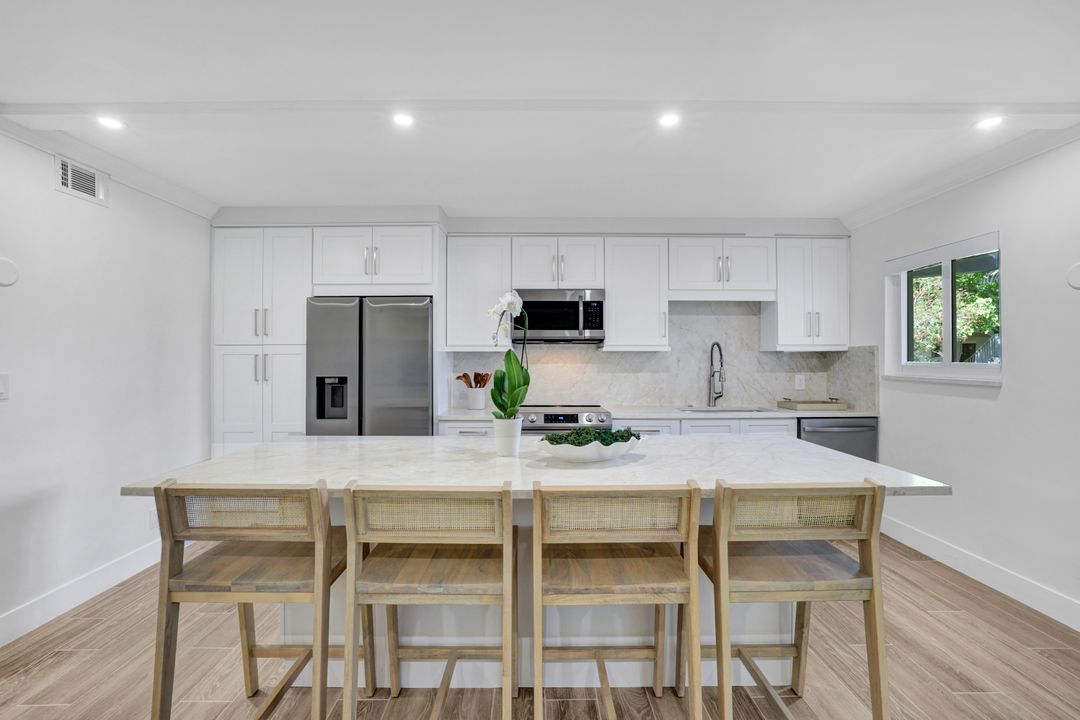 1100 Gulf Shore Blvd N #103, Naples, FL 34102