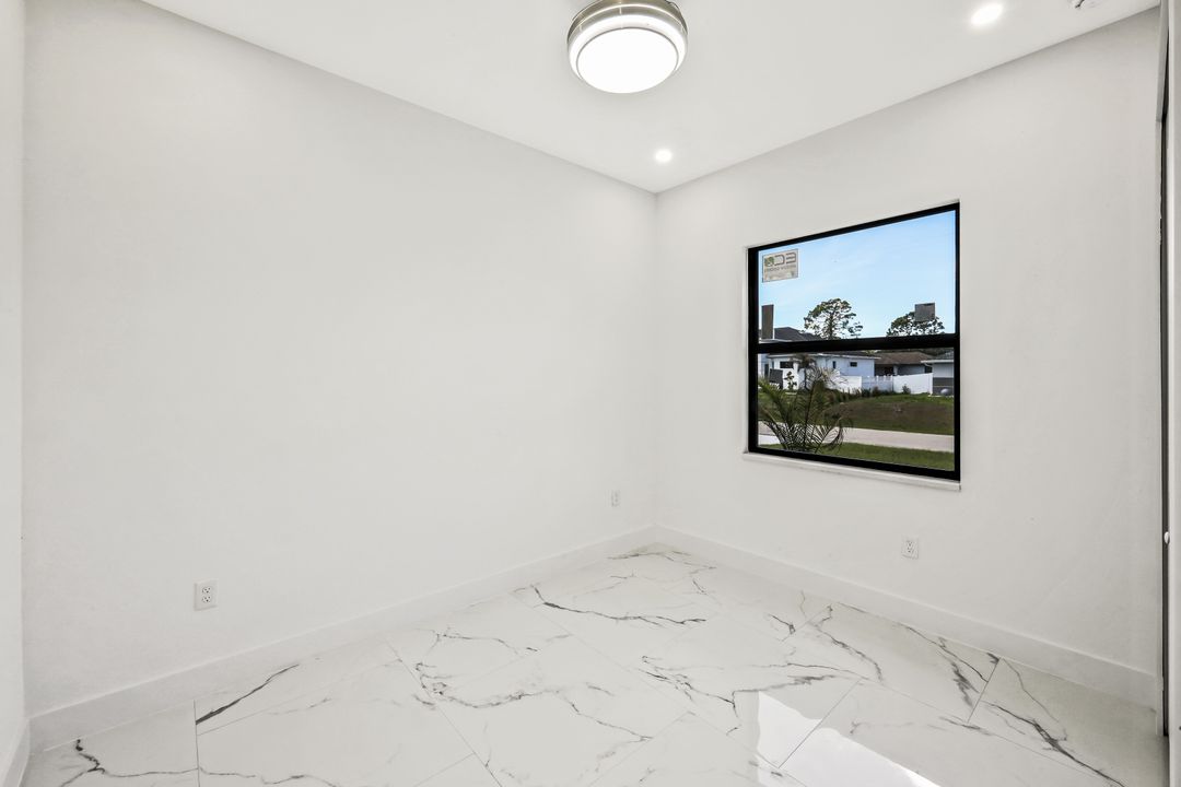 521 Lillon Ave S, Lehigh Acres, FL 33974