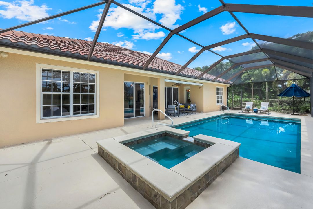 8776 Hideaway Harbor Ct, Naples, FL 34120