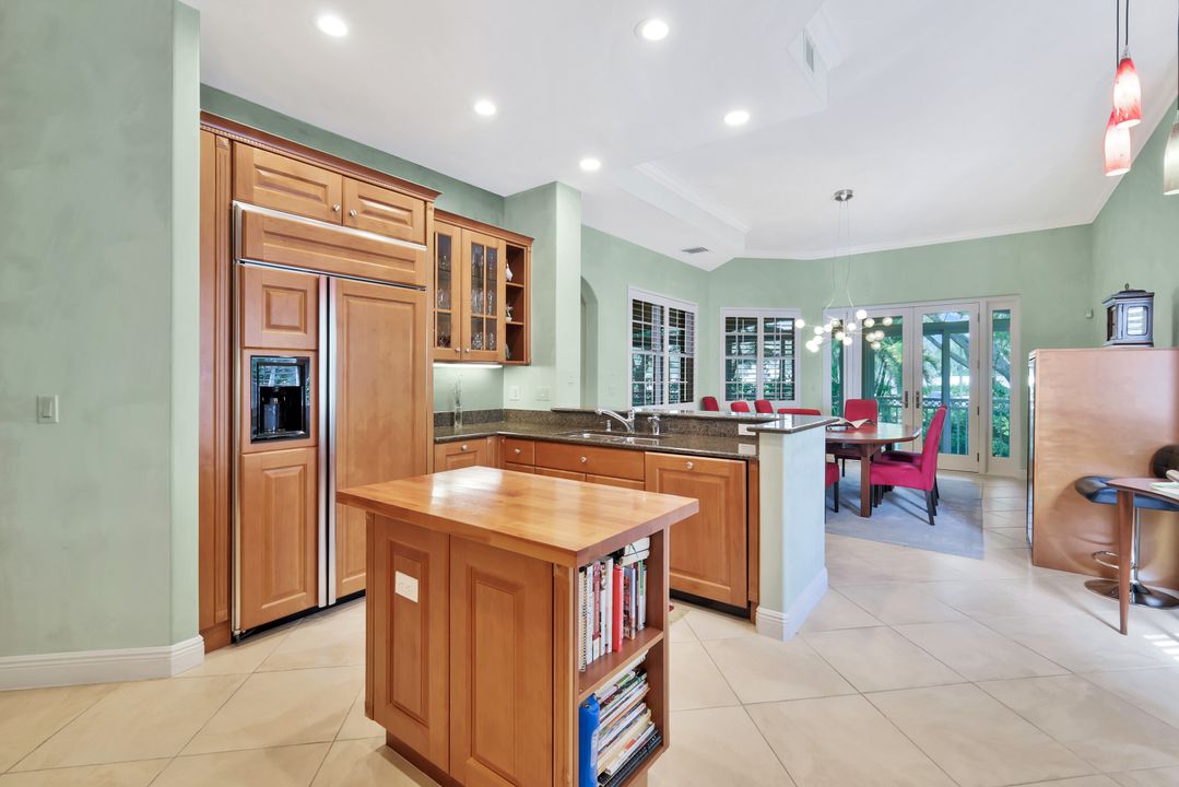 6501 Crown Colony Pl #102, Naples, FL 34108