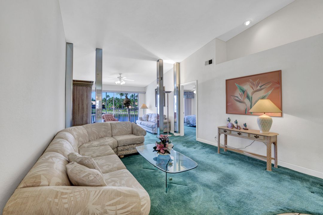 2372 Hidden Lake Dr #08, Naples, FL 34112