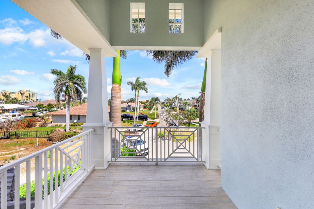 813 Magnolia Ct, Marco Island, FL 34145