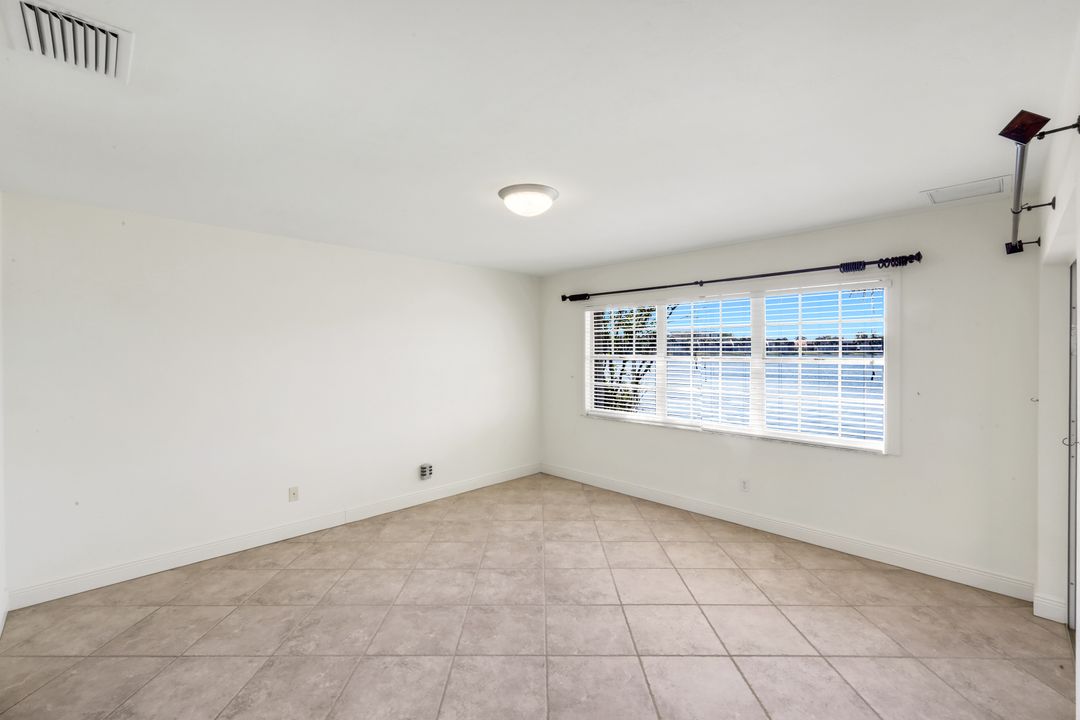 2626 Sailors Way, Naples, FL 34109