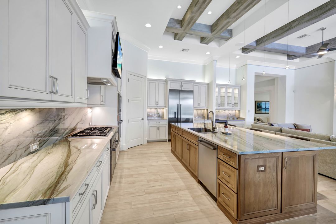 17429 Via Lugano Ct, Miromar Lakes, FL 33913