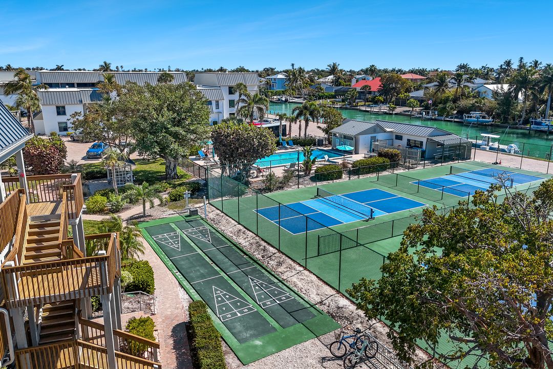 730 Sextant Dr, Sanibel, FL 33957