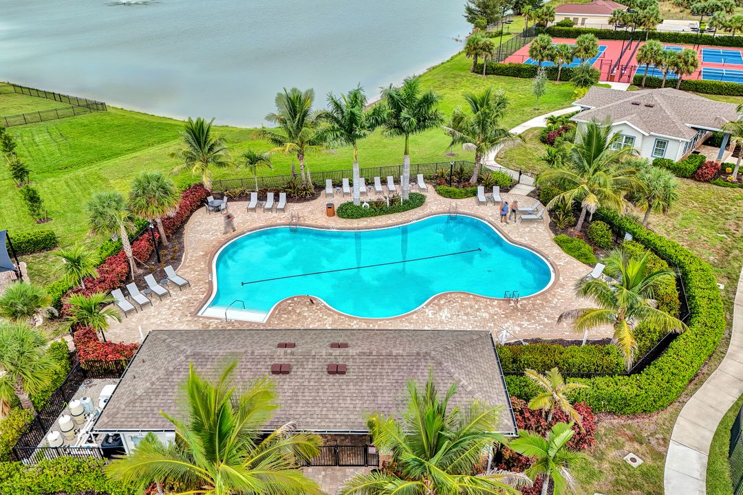 447 Spg Hl Lk Lp, Cape Coral, FL 33993