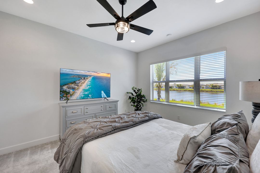12418 Dahlia Ct, Naples, FL 34120