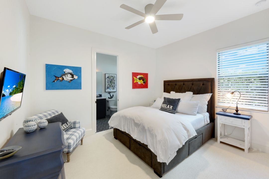3154 Malaga Way, Naples, FL 34105