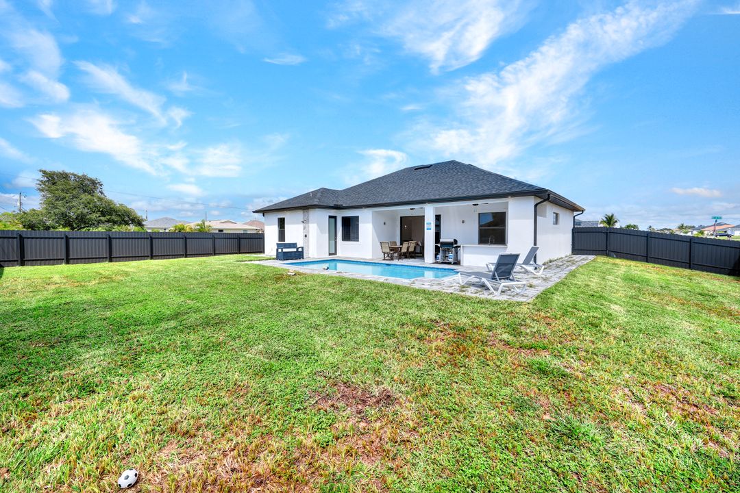 636 NE 8th Terrace, Cape Coral, FL 33909