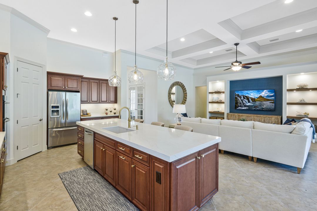 9298 Quarry Dr, Naples, FL 34120