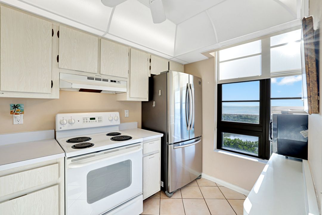 440 Seaview Ct #1012, Marco Island, FL 34145