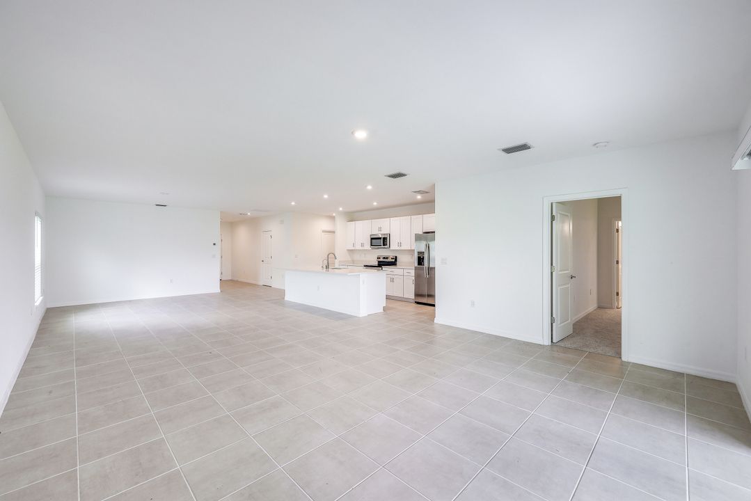 2714 SW 3rd Ln, Cape Coral, FL 33991