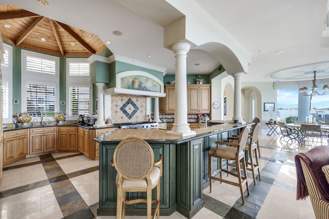 490 Renard Ct, Marco Island, FL 34145