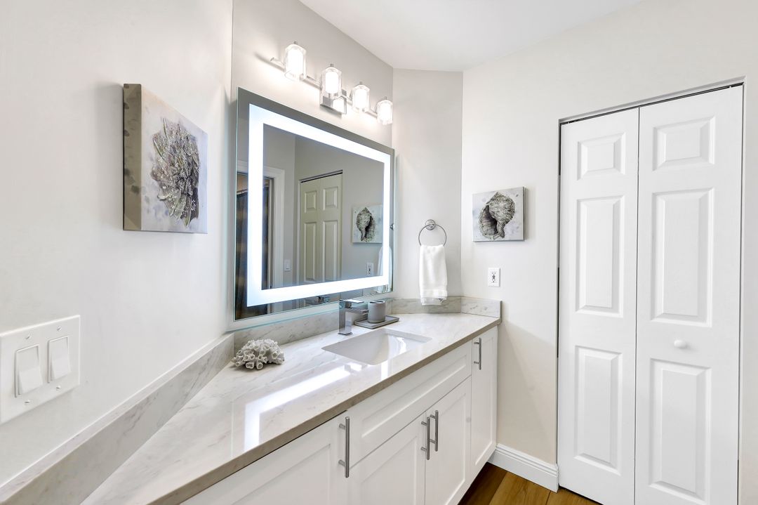 460 Launch Cir #604, Naples, FL 34108