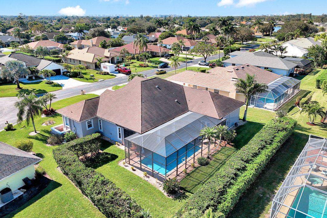 2035 Castle Garden Ln, Naples, FL 34110