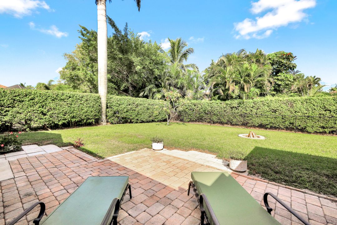 39 Mentor Dr, Naples, FL 34110