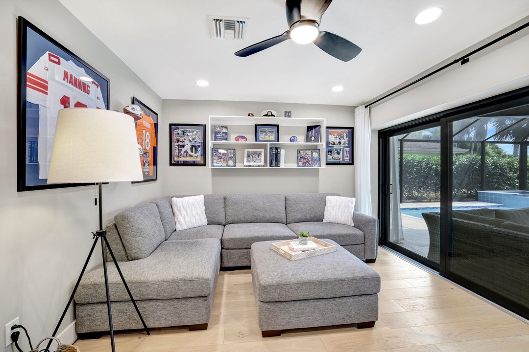 348 Country Club Ln, Naples, FL 34110