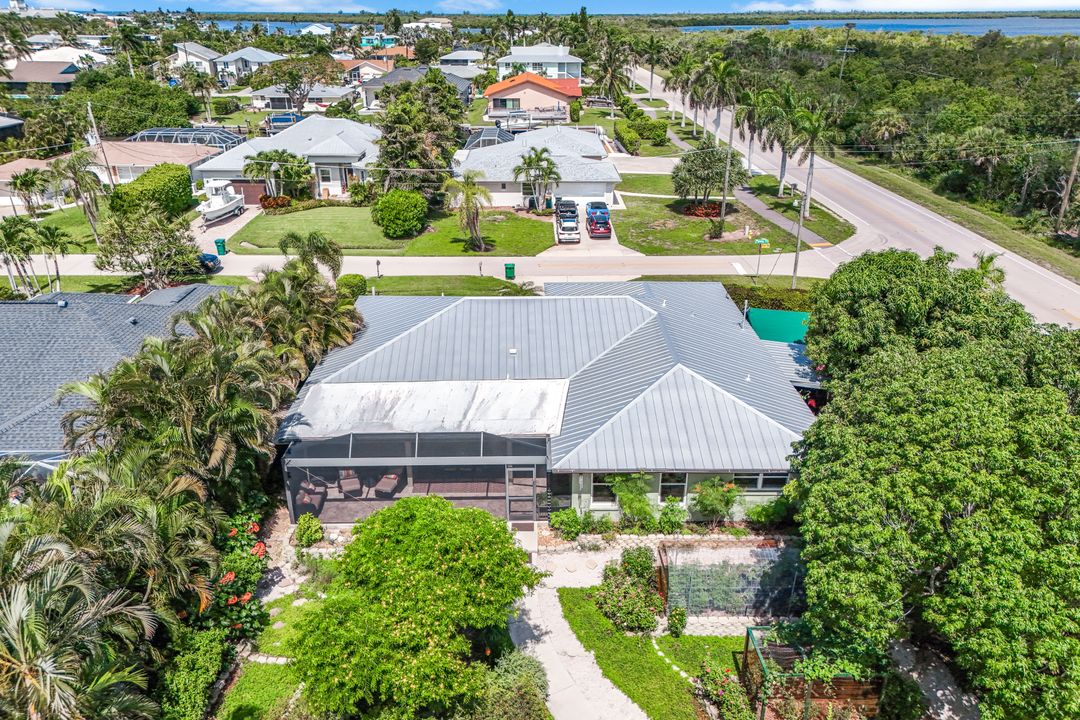 401 Panay Ave, Naples, FL 34113