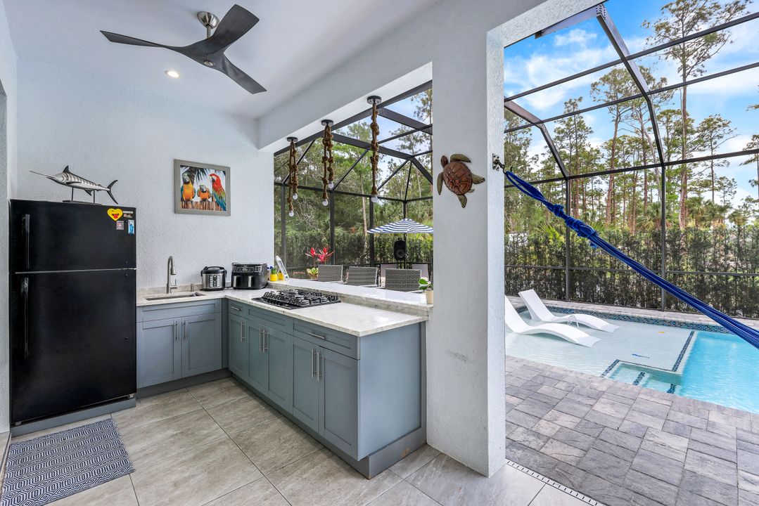 367 14th Ave NE, Naples, FL 34120