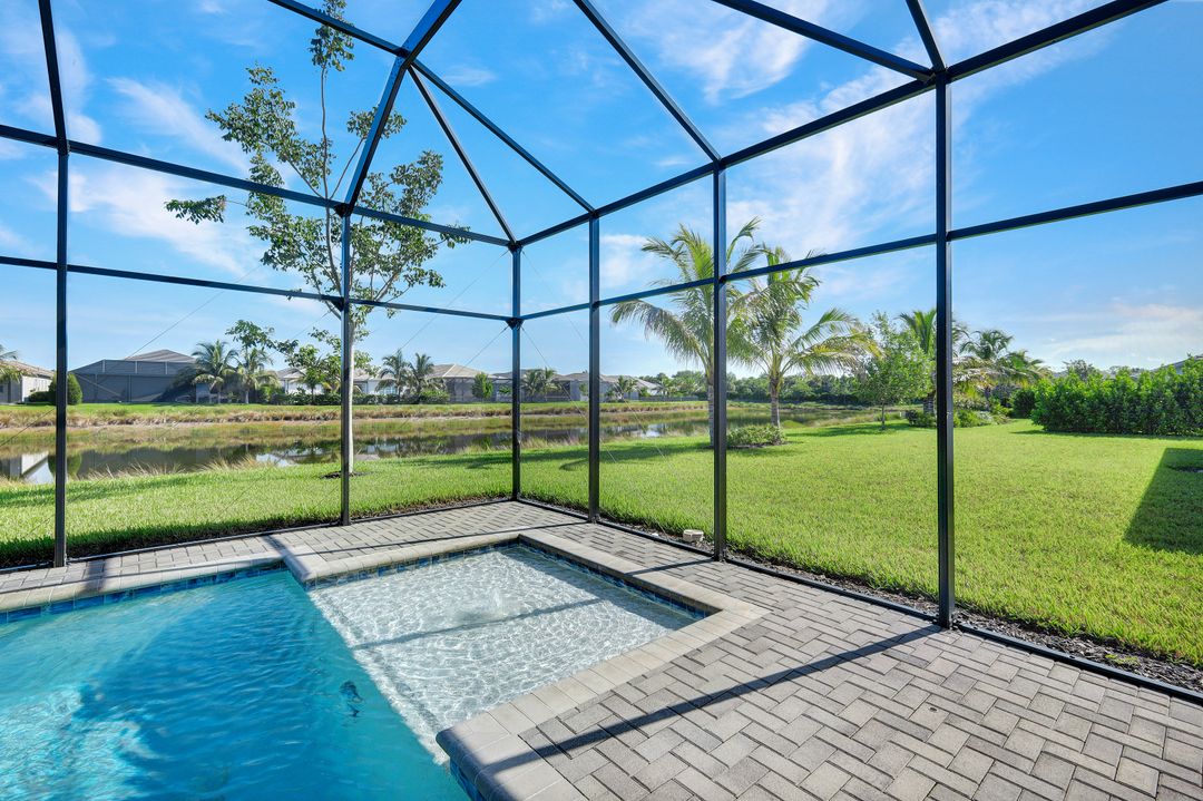 12261 Windamere Trl, Naples, FL 34120