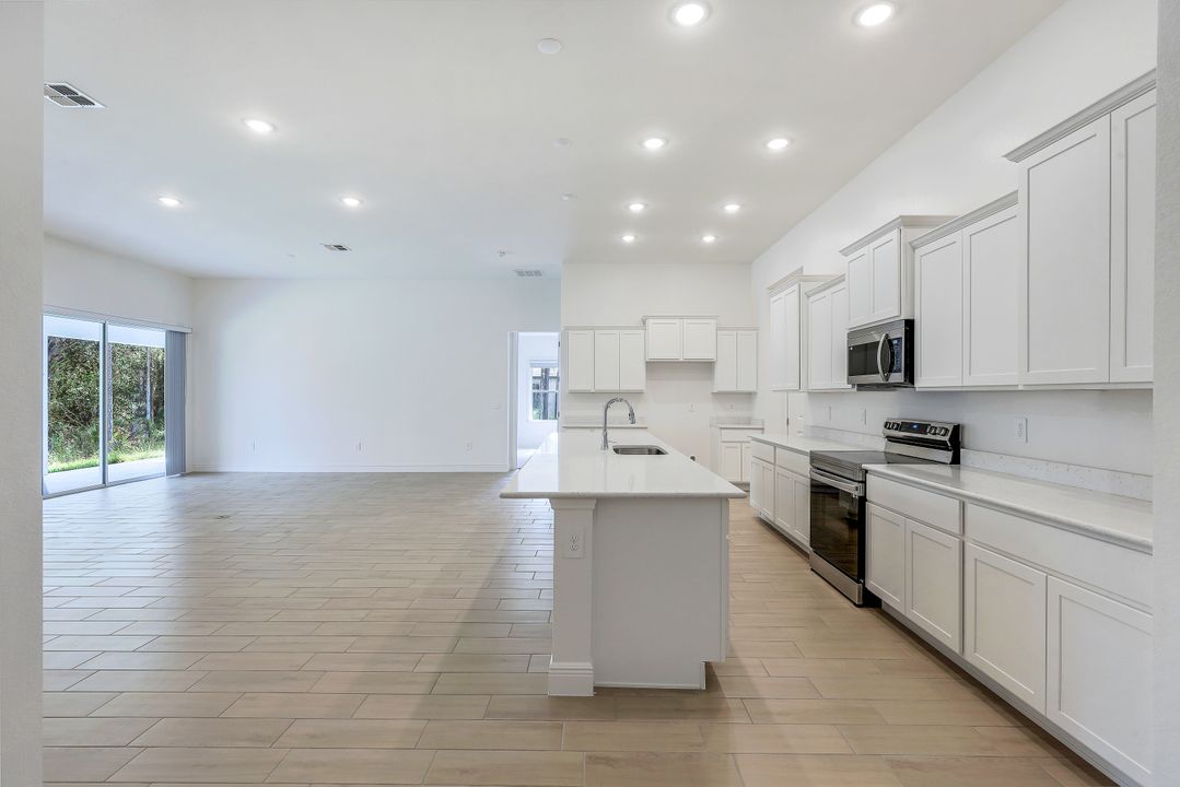 2614 54th Ave NE, Naples, FL 34120