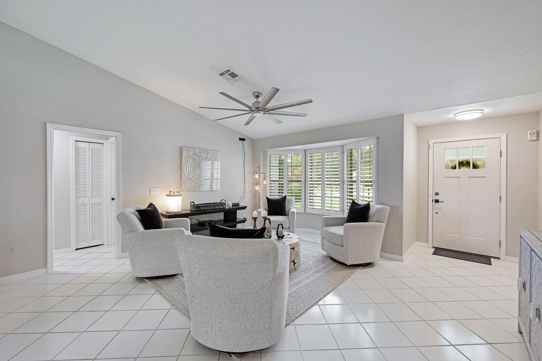 282 Madison Dr, Naples, FL 34110