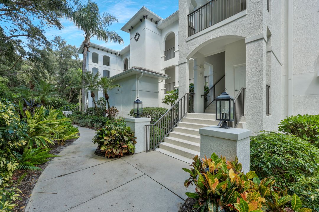 831 Sailaway Ln #203, Naples, FL 34108