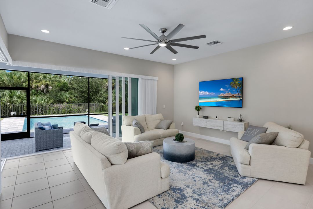 11855 Gardenia Ave, Naples, FL 34120