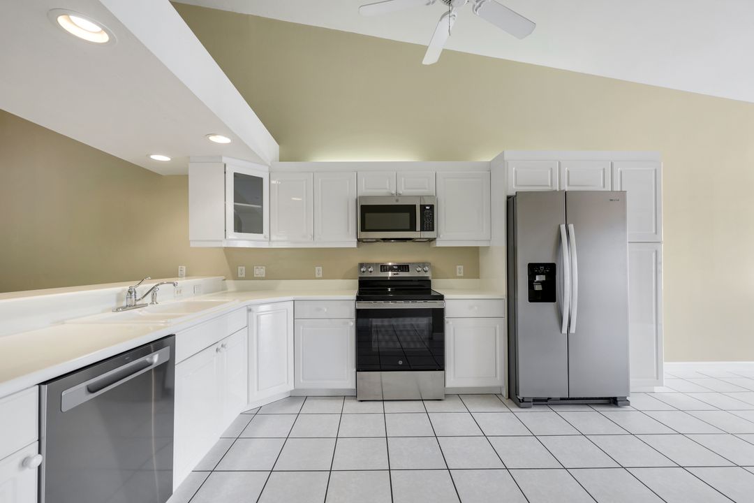 2055 Cascades Dr #6, Naples, FL 34112