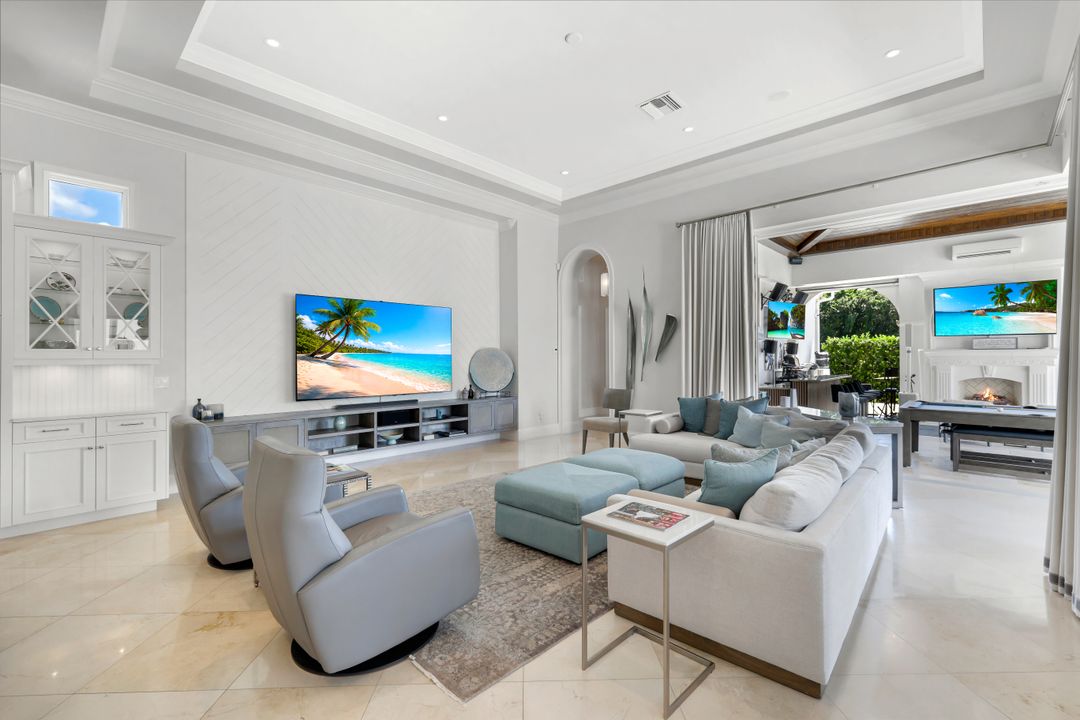 2558 Escada Ct, Naples, FL 34109