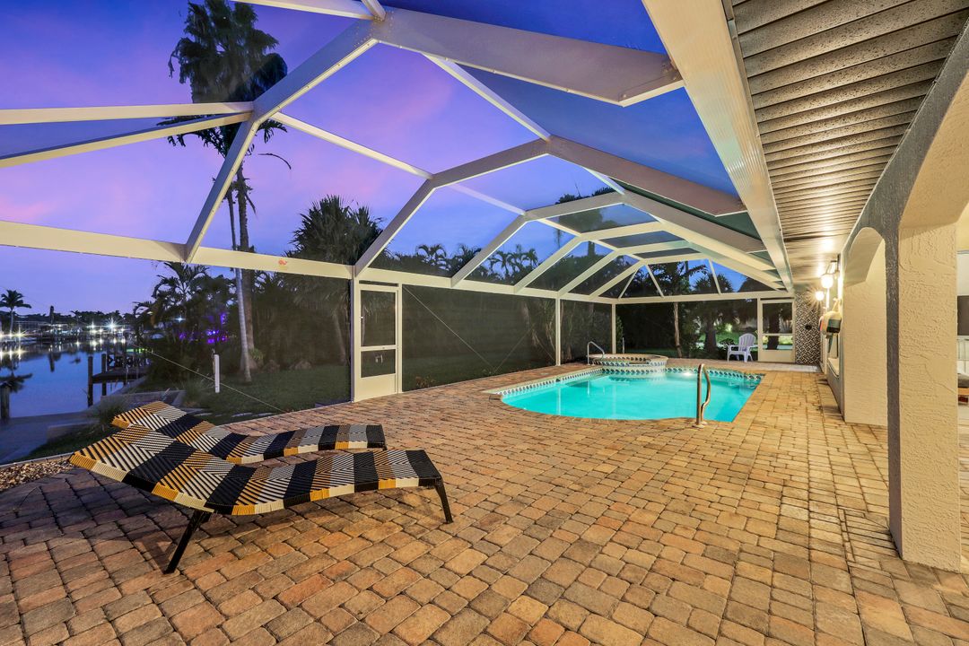 4913 SW 17th Pl, Cape Coral, FL 33914