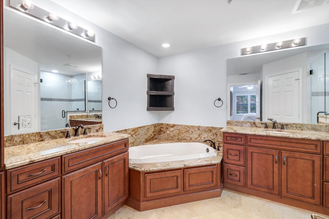 401 Bayfront Pl #3301, Naples, FL 34102