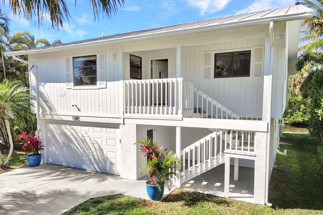 1285 Grand Canal Dr, Naples, FL 34110