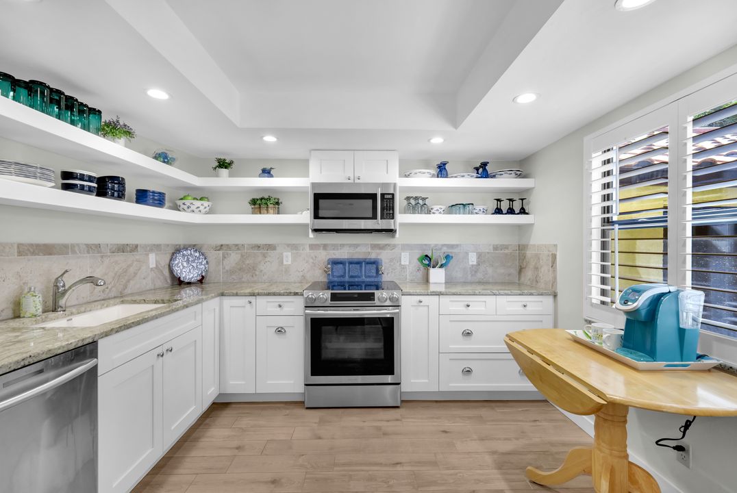 196 Albi Rd #5, Naples, FL 34112