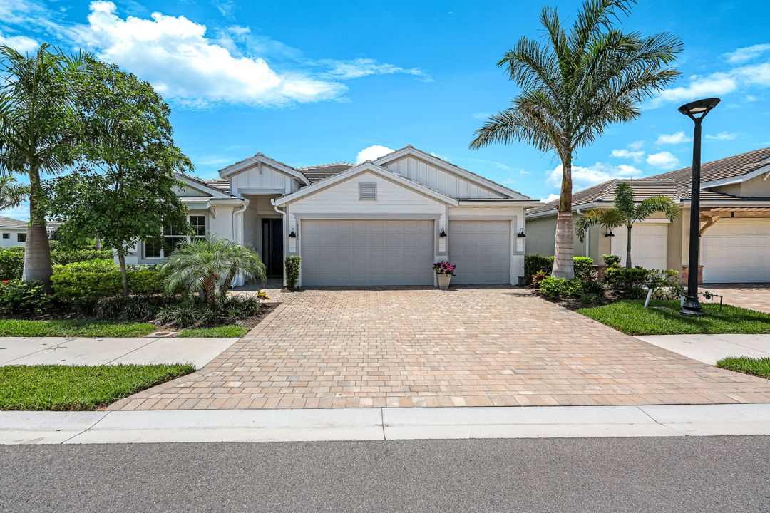28086 Captiva Shell Lp, Bonita Springs, FL 34135