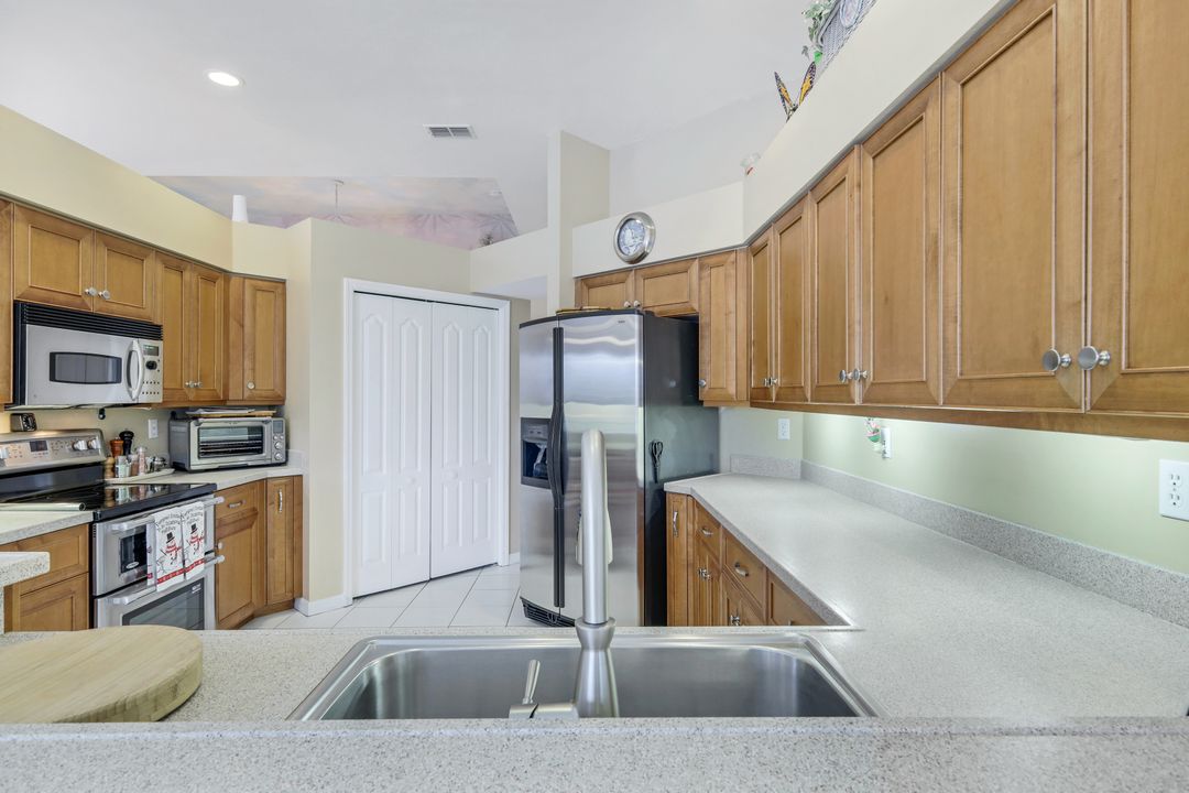 8941 Springwood Ct, Bonita Springs, FL 34135