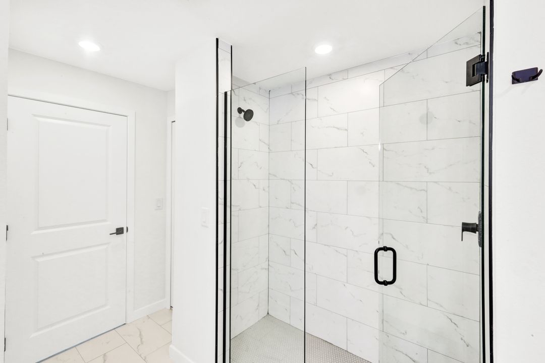 1205 NE 12th St, Cape Coral, FL 33909