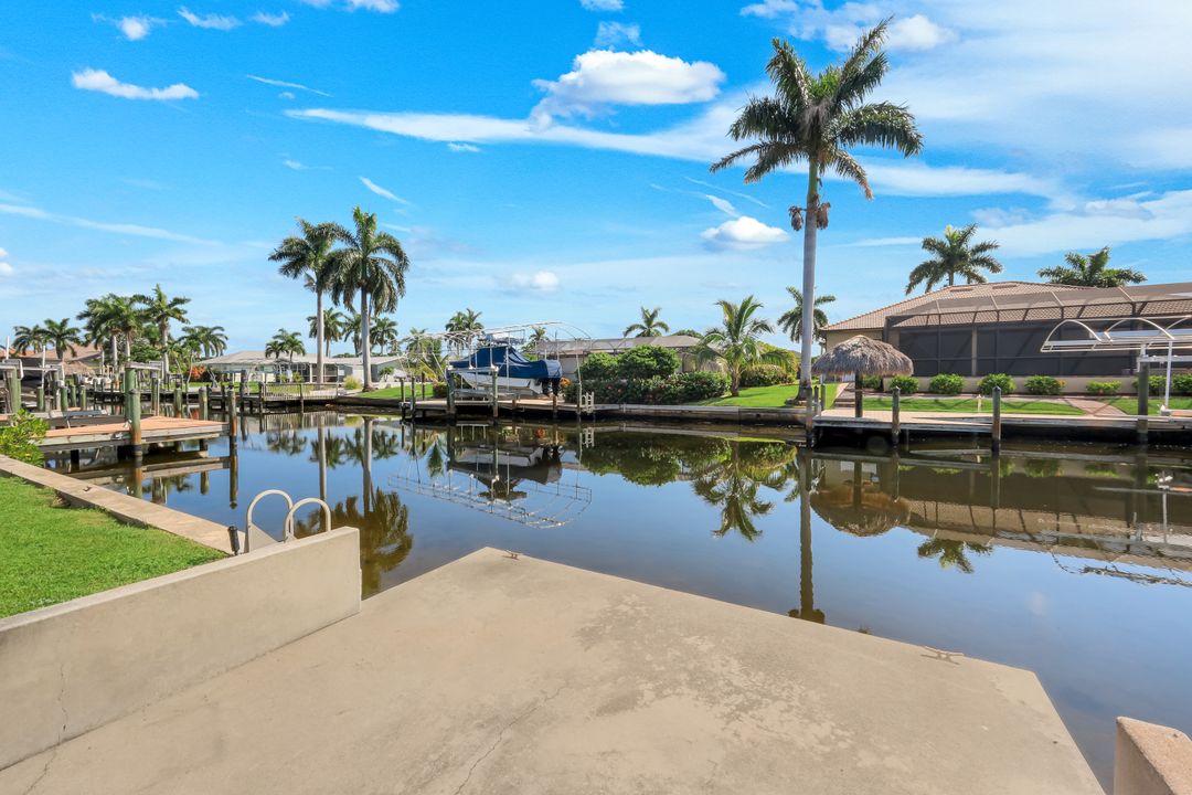 5231 Skylark Ct, Cape Coral, FL 33904