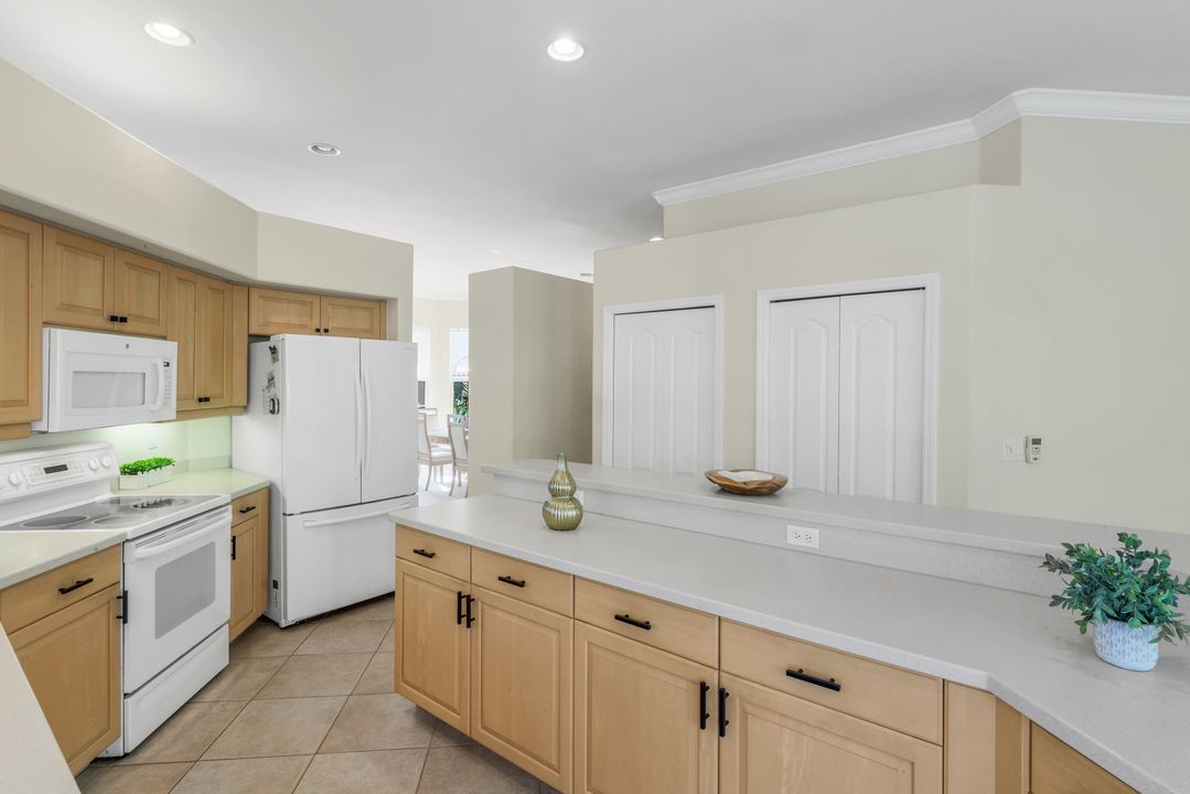 10824 Pond Ridge Dr, Fort Myers, FL 33913