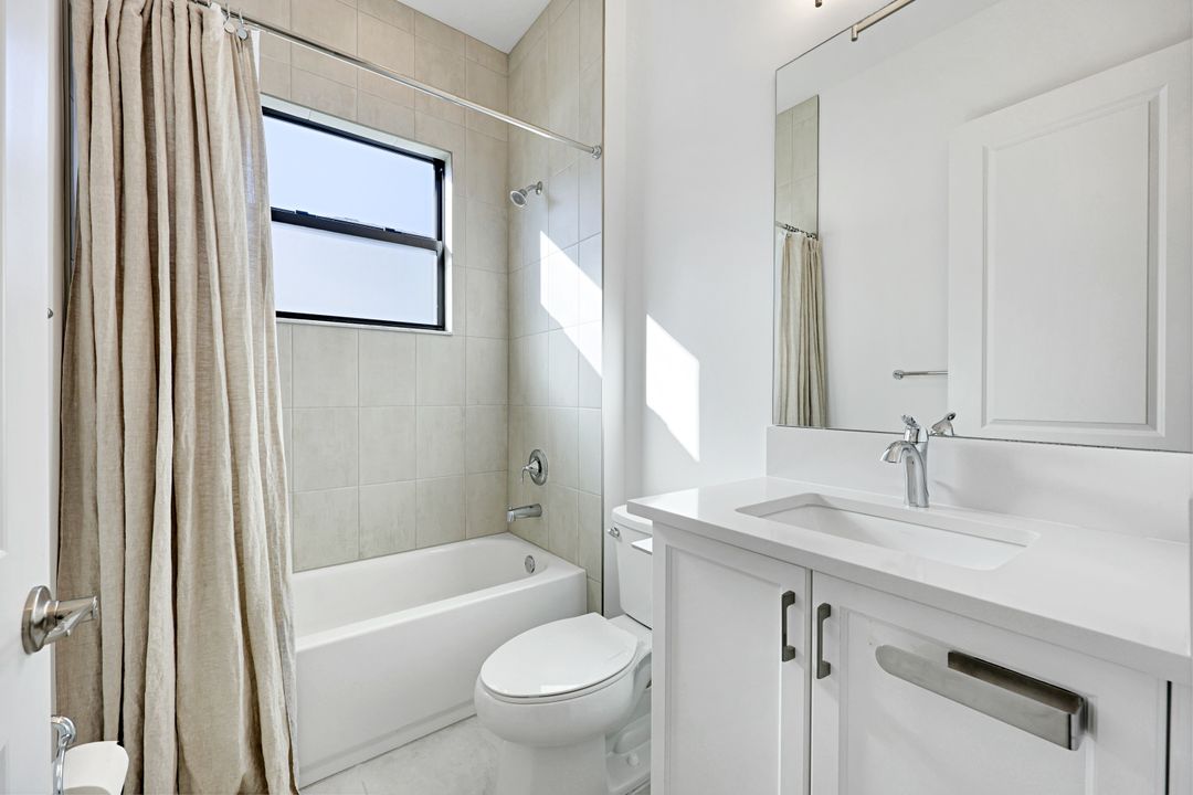 20812 Thistle Leaf Ln, Estero, FL 33928