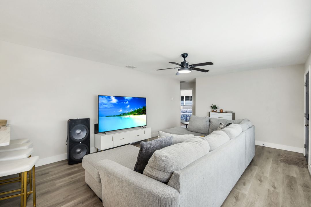 942 Narcissus St, North Fort Myers, FL 33903